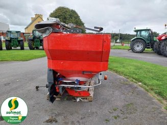 Distributeur d'engrais Kuhn AXIS401 - 2