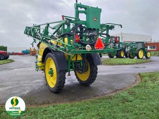 Pulvérisateur traîné John Deere M732 - 3