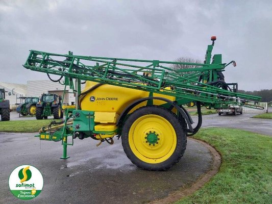 Pulvérisateur traîné John Deere M732