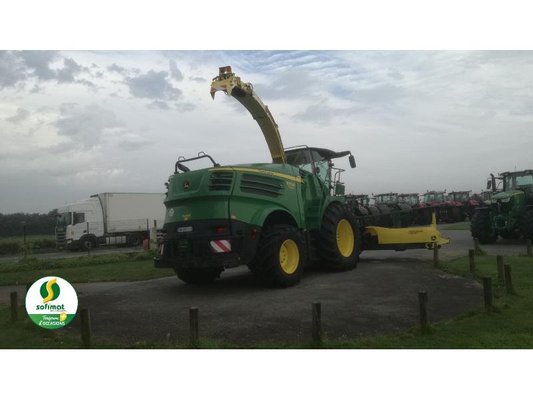 Ensileuse automotrice John Deere 8500