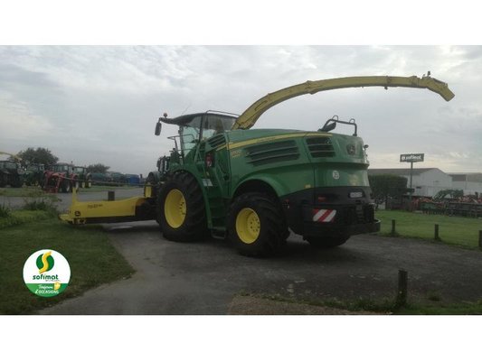 Ensileuse automotrice John Deere 8500