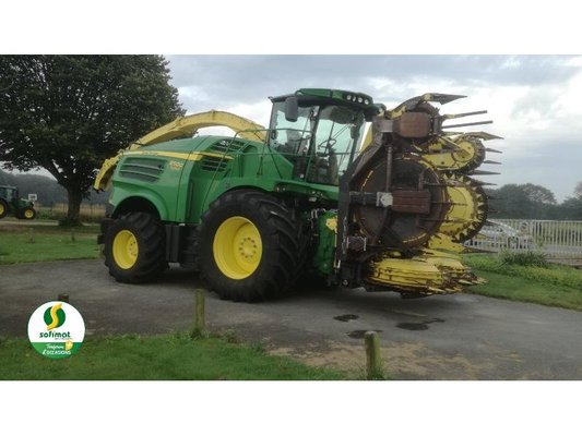 Ensileuse automotrice John Deere 8500