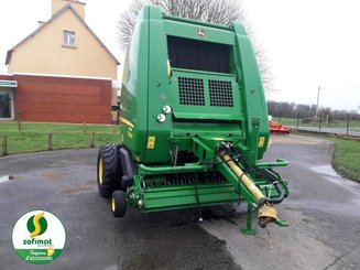 Presse à balles rondes John Deere 864 PACK - 1
