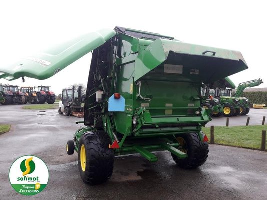 Presse à balles rondes John Deere 864 PACK