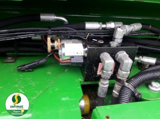 Presse à balles rondes John Deere 864 PACK - 6