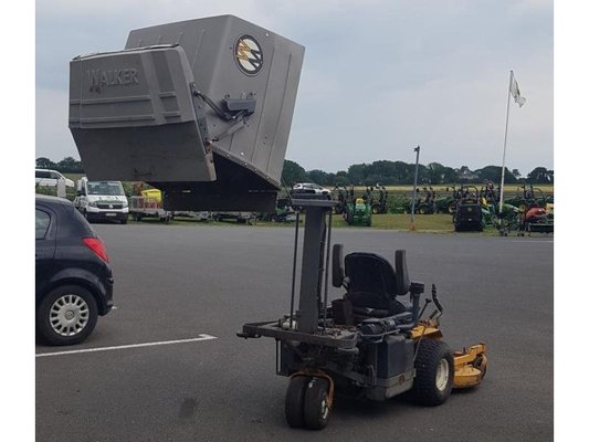 Tondeuse frontale Walker MD21CV