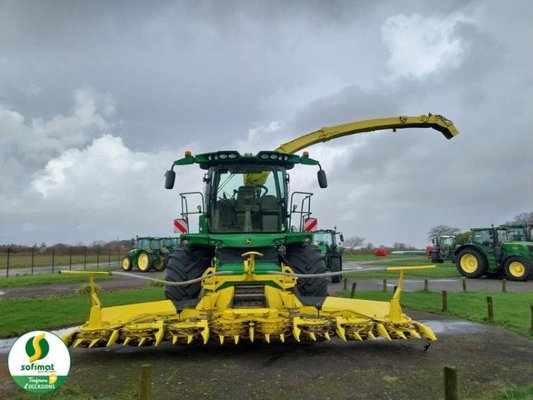 Ensileuse automotrice John Deere 8400