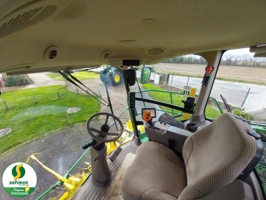 Ensileuse automotrice John Deere 8400