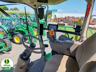 Ensileuse automotrice John Deere 8300 - 6
