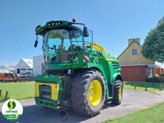 Ensileuse automotrice John Deere 8300 - 1