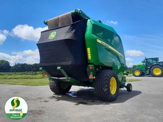 Presse à balles rondes John Deere V461R - 1