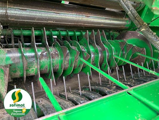 Presse à balles rondes John Deere V461R