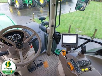 Tracteur agricole John Deere 6215R - 6