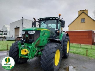 Tracteur agricole John Deere 6215R - 1