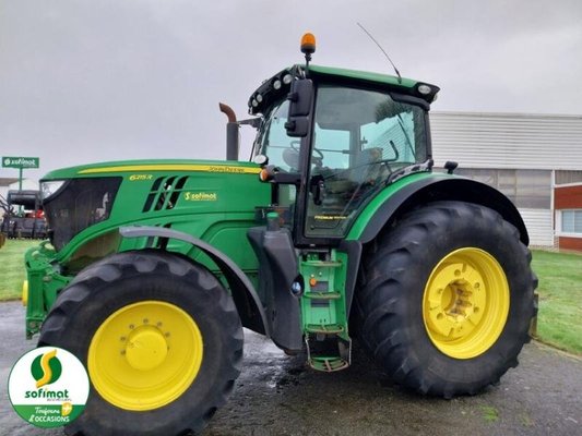 Tracteur agricole John Deere 6215R