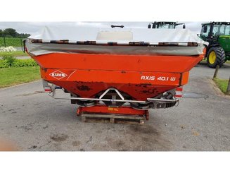 Distributeur d'engrais Kuhn AXIS401 - 1