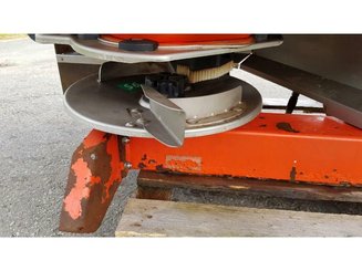 Distributeur d'engrais Kuhn AXIS401 - 5