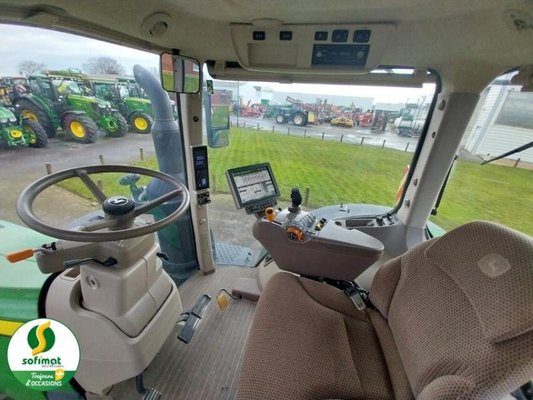 Tracteur agricole John Deere 8270R
