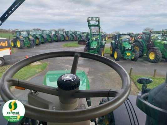 Tracteur agricole John Deere 8270R