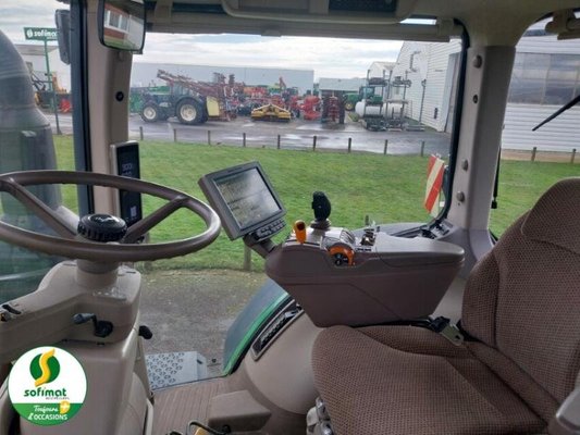 Tracteur agricole John Deere 8270R