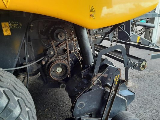 Presse à balles rondes New Holland ROLLBELT180