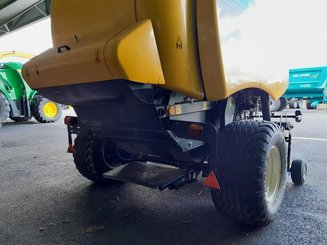 Presse à balles rondes New Holland ROLLBELT180 - 3