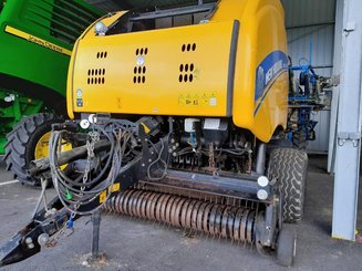 Presse à balles rondes New Holland ROLLBELT180 - 4