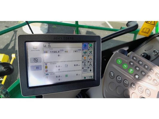 Ensileuse automotrice John Deere 9700