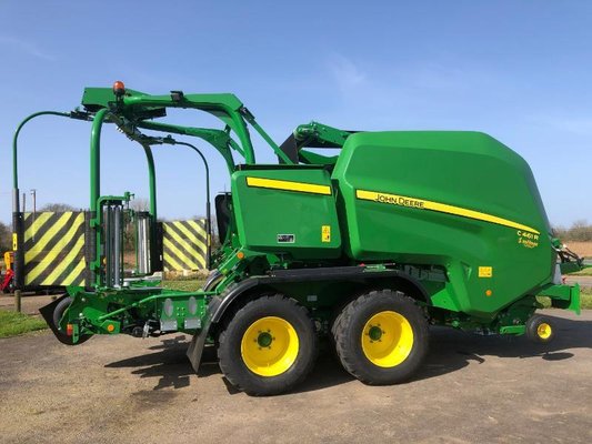 Presse enrubanneuse John Deere Presse enrubanneuse à chambre variable combi-enrubanneur combi enrubanneur C461R