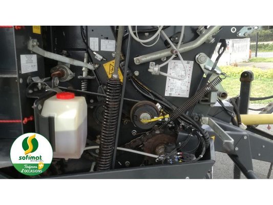 Presse à balles rondes Massey Ferguson 520V
