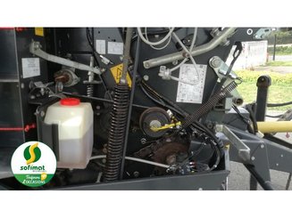 Presse à balles rondes Massey Ferguson 520V - 8