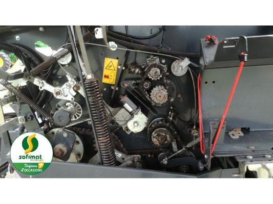Presse à balles rondes Massey Ferguson 520V