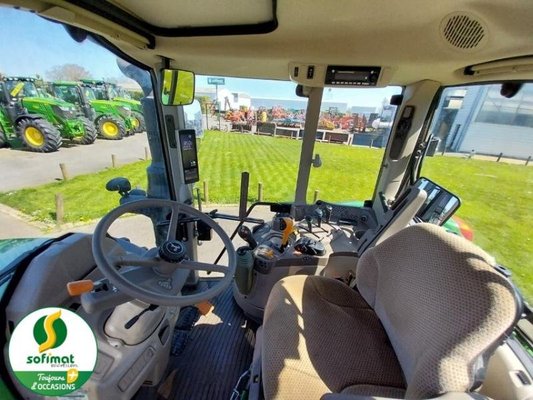 Tracteur agricole John Deere 6120M