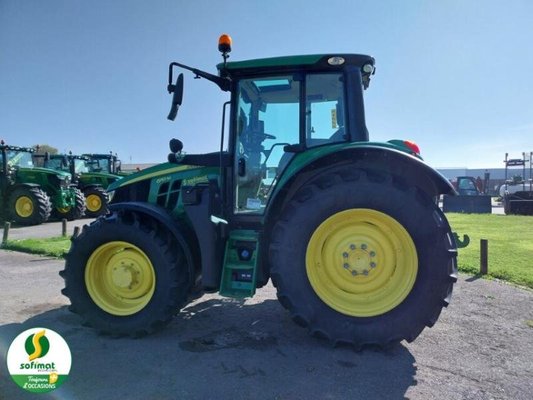 Tracteur agricole John Deere 6110M