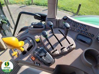 Tracteur agricole John Deere 6110M - 8