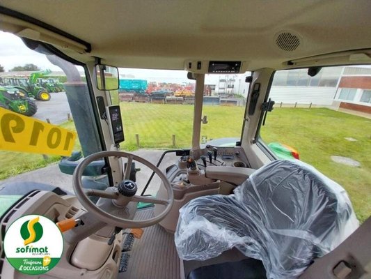 Tracteur agricole John Deere 6155M