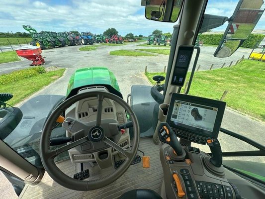 Tracteur agricole John Deere 6R165