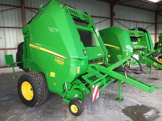 Presse à balles rondes John Deere V461M - 1