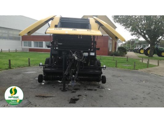 Presse à balles rondes New Holland ROLLBELT180