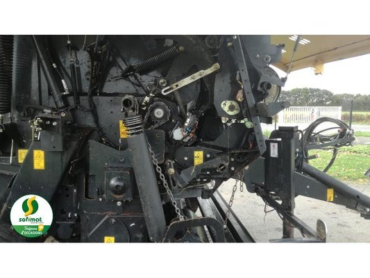 Presse à balles rondes New Holland ROLLBELT180