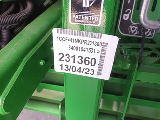 Presse enrubanneuse John Deere F441R - 1