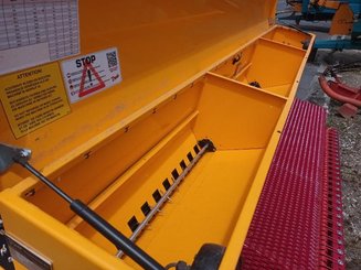 Cover crop Vredo DZ229,075 - 2