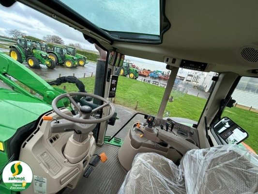 Tracteur agricole John Deere 6155M