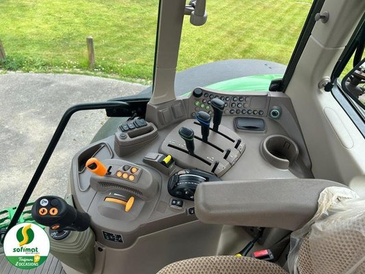 Tracteur agricole John Deere 6155M
