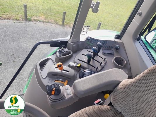 Tracteur agricole John Deere 6120M
