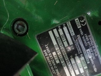 Presse à balles rondes John Deere V461R - 1