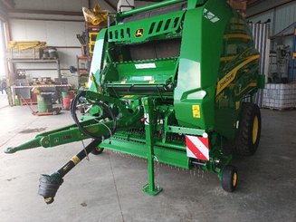 Presse à balles rondes John Deere V461R - 2