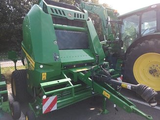Presse à balles rondes John Deere V461M - 1