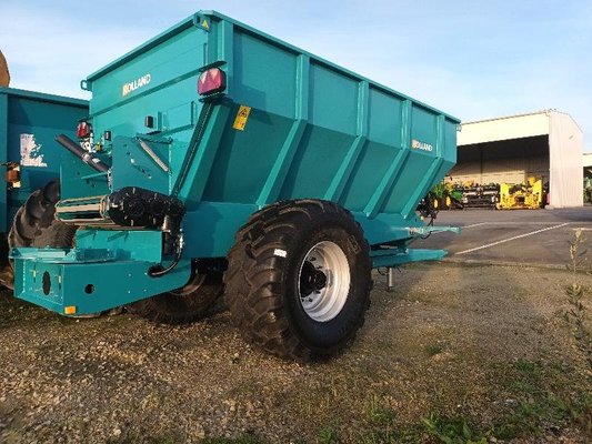Épandeur de sable Rolland ES8