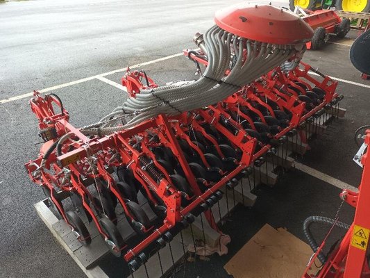 Semoir en ligne conventionnel Kuhn BTFR4530-36